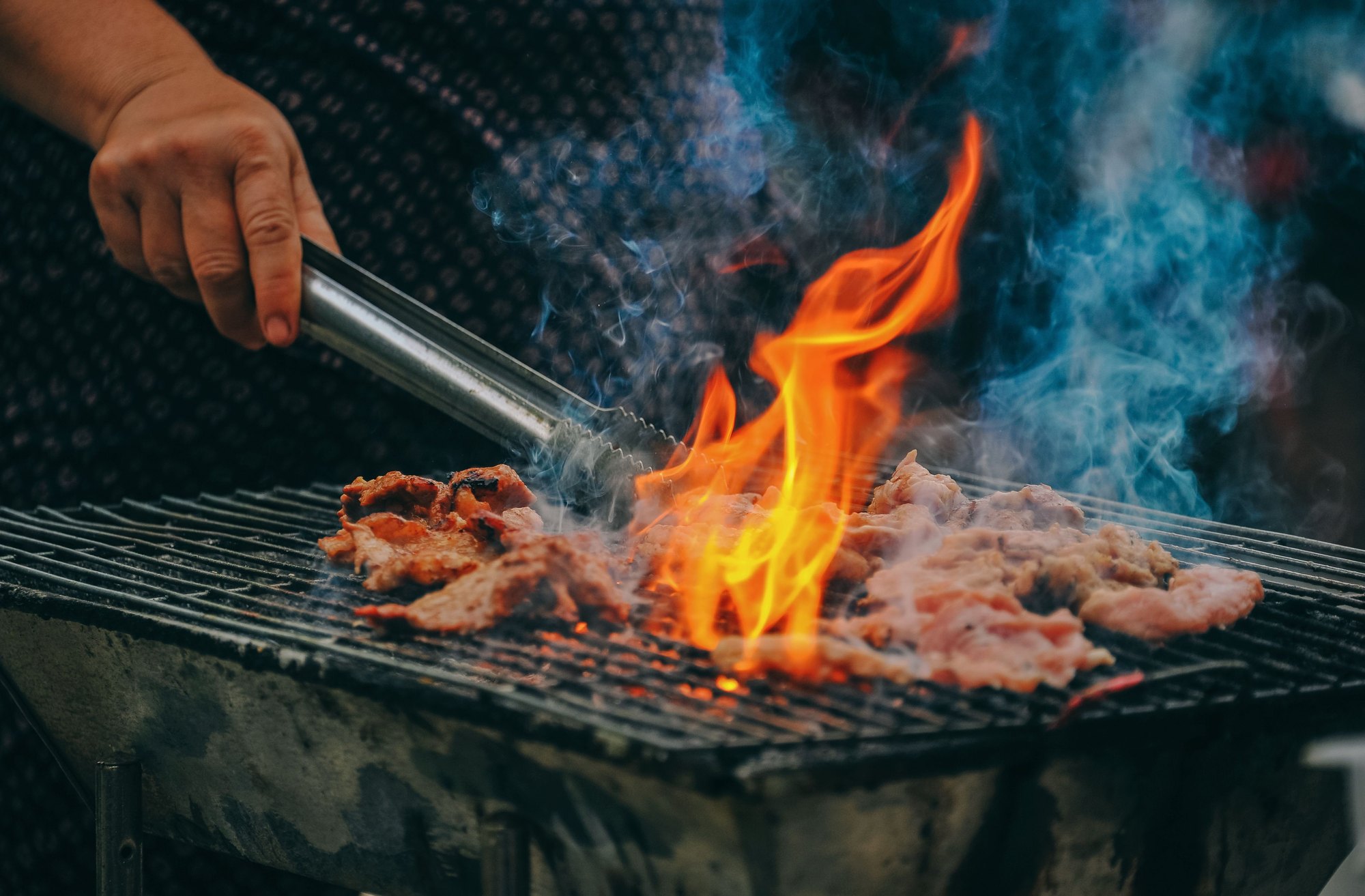 BBQ über offener Flamme