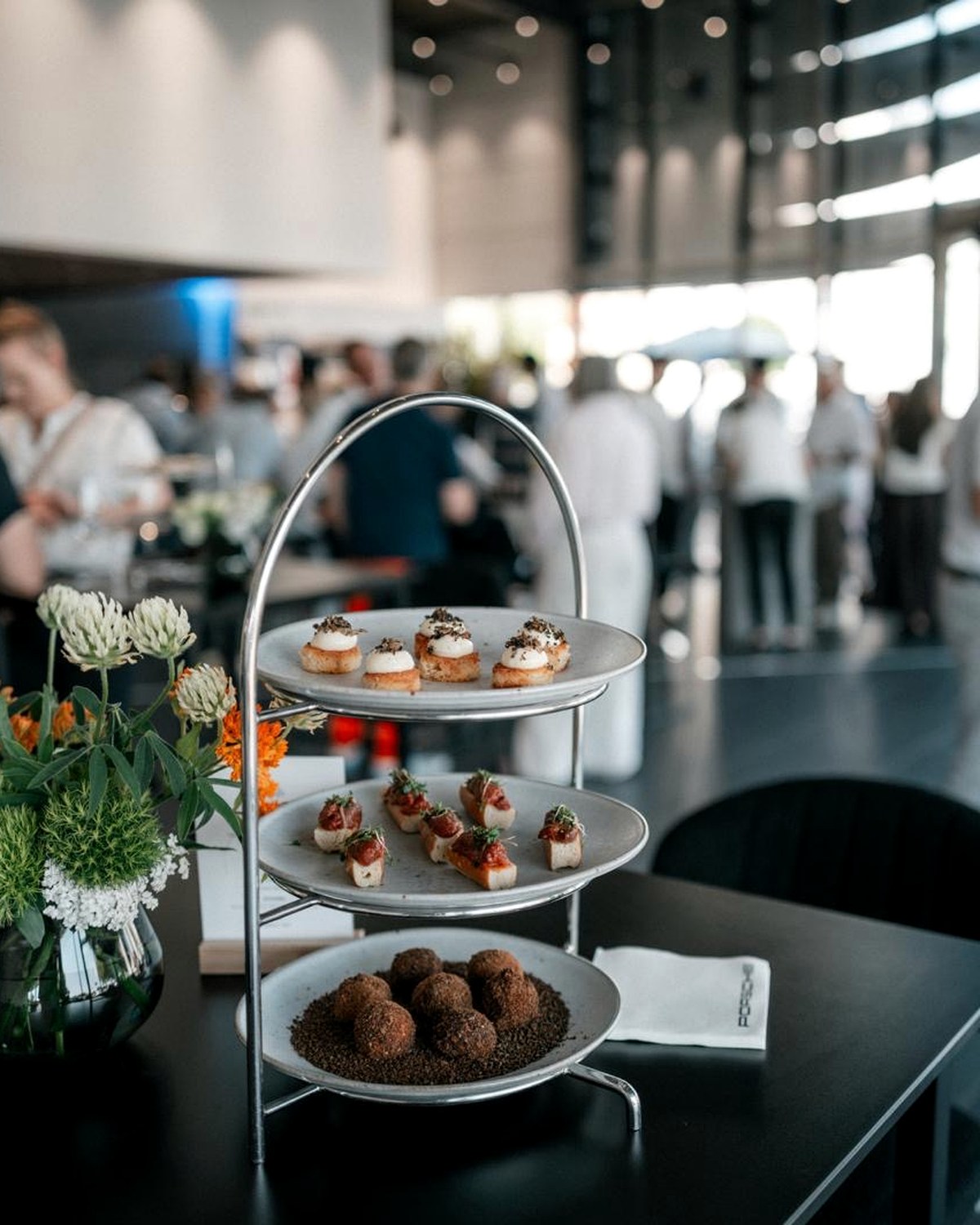 Flying Food und Gäste bei einem Event