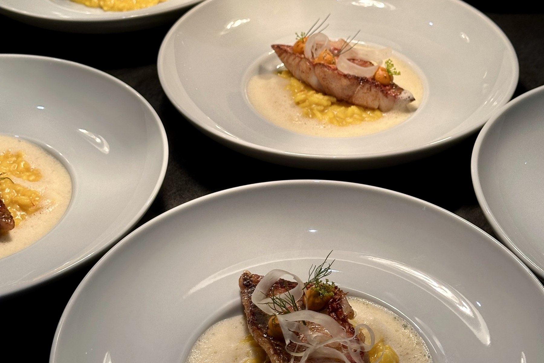 Fein angerichteter Fischgang als Inspirationsbild für Private Dining