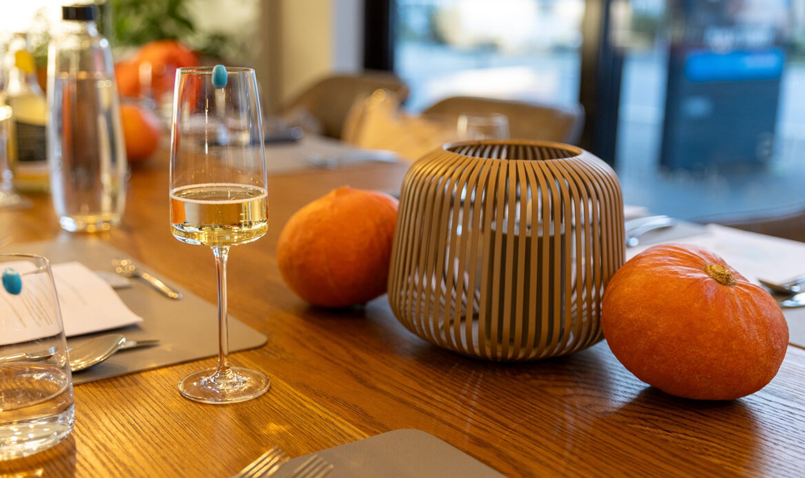 Lange Tafel in der EVENTKITCHEN